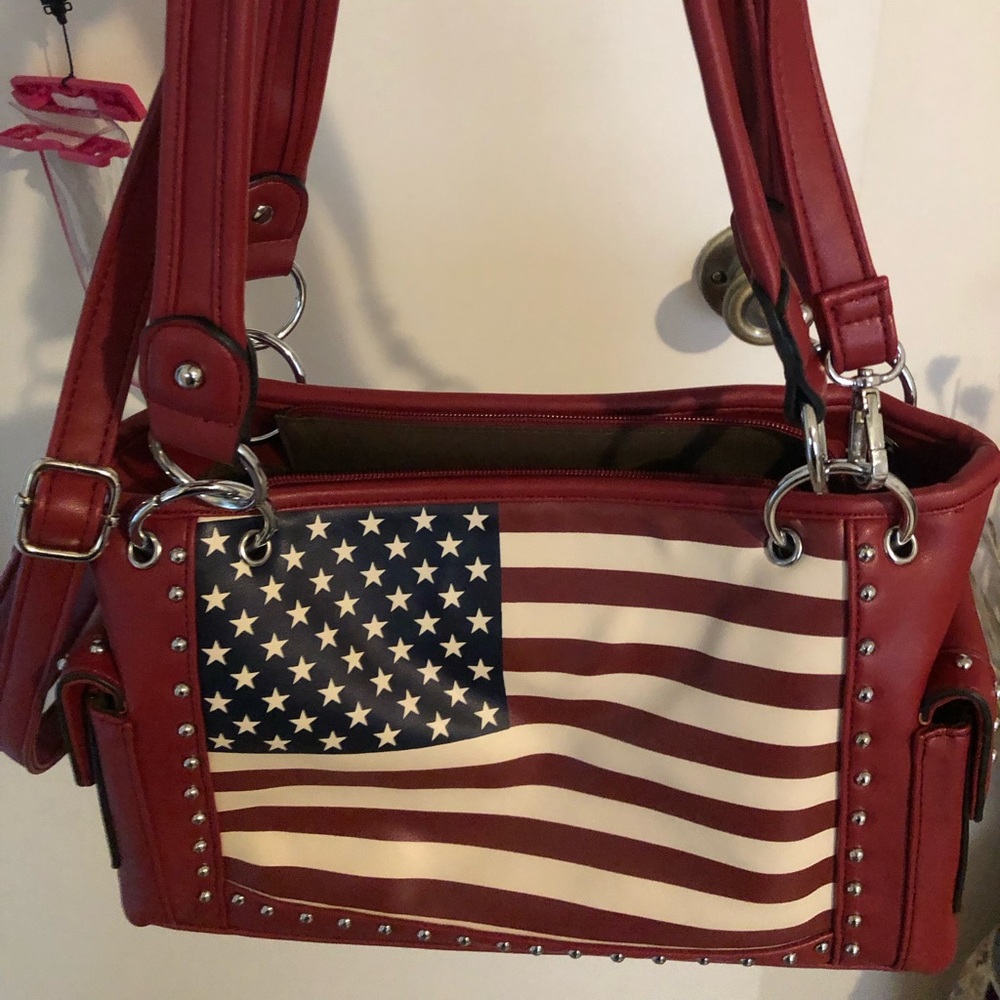Concealed handgun purse